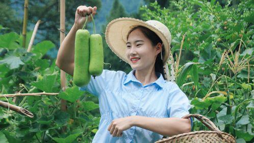 我在老家吃瓜,回忆满满的味道