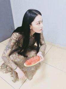 蹲个吃瓜裙,揭秘“蹲个吃瓜裙”的流行之谜