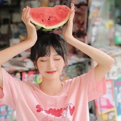 漂亮吃瓜少女图片,揭秘“漂亮吃瓜少女”的时尚魅力