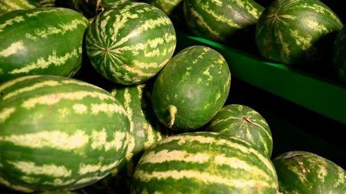 龙岗法院吃瓜事件,网络舆论下的司法形象风波